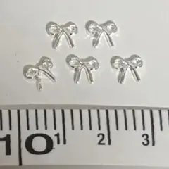 ネイル パーツ　リボン　シルバー　小さめ