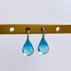しずく　ピアス　ハンドメイド（イヤリング変更可）シリアスブルー濃いめ