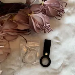 ❤️AirTagエアタグ❤️シリコン製カバー（ブラックホワイト）2点セット新品未使用