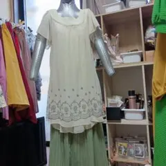 【クリーム色 ドット柄 ❗️チュニック 半袖❗️Mサイズ❗️】