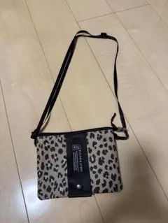 KiU サコッシュ レオパード柄 ショルダーバッグのサムネイル