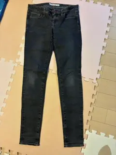 ユニクロ　 ダークグレー スキニーデニム