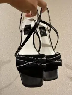 美品　LANVIN ランバン　ブランド　ヒール　日本製　サンダル　レザーのサムネイル