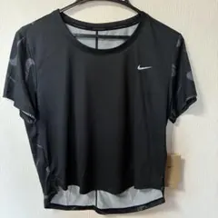 Nike ウィメンズ ブラック Tシャツ Lサイズ