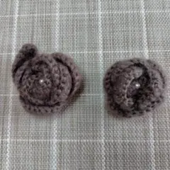 ✦２個セット　毛糸ブローチ（パール付き）