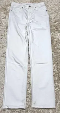 スリムストレートハイライズジーンズ