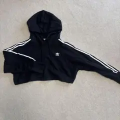 【美品】adidas アディダス　クロップドパーカー　トレフォイル刺繍　3本線のサムネイル