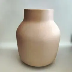 マットな質感の陶器製フラワーベース boniface