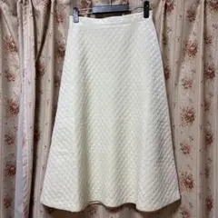 グローブ　ホワイト キルティング フレアスカート