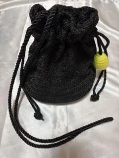 黒の編み物ショルダーバッグ