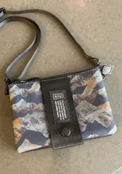 美品 kiu キウ サコッシュ ポーチ　シエラのサムネイル