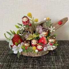 どんぐりアート　リスさんと春のいちご畑