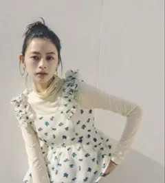 【NATURALBEAUTYBASIC】フリルショルダージャガードキャミソールのサムネイル