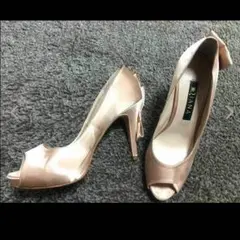 ダイアナDIANAシャンパンゴールドベージュオープントゥパンプスサテンリボン