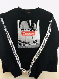 【Lovetoxic】袖ロゴトレーナー