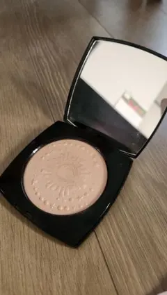 CHANEL ダイヤモンドダストハイライトパウダー - メルカリ