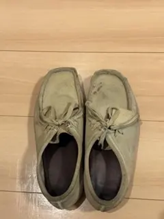 Clarks ベージュ スエード ローファー