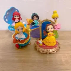 Qposket stories アリエル　アリス　ティンカーベル他　23点⑧ お花の上にちょこんと座るティンカー・ベルのフィギュア