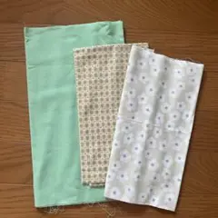 セリア　生地セット 花柄 チェック柄　緑色系