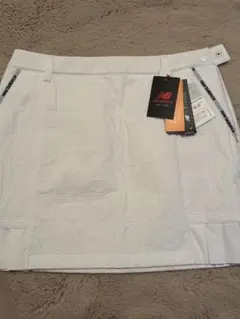 【新品未使用】New Balance レディーススカート ホワイト