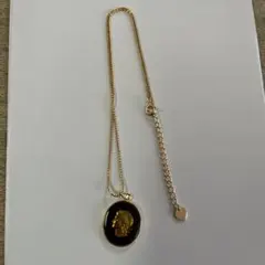 ゴールド ブラック メダル型 ネックレス