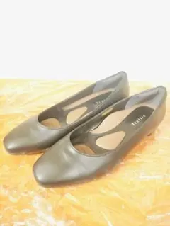 [ほぼ新品美品] Trettie 整体パンプス 本革 黒 24cm