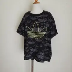 adidas 総柄ロゴブラック オーバーサイズ Tシャツ レディース