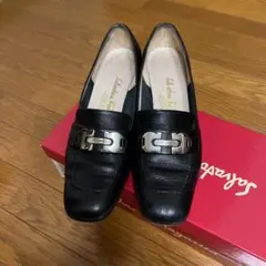 フェラガモ　ローファー　✨レアデザイン　お値下げしました^ ^