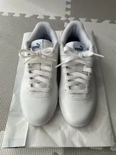 【週末値下げ】PUMA ホワイト スニーカー SOFTFOAM+ (24cm)