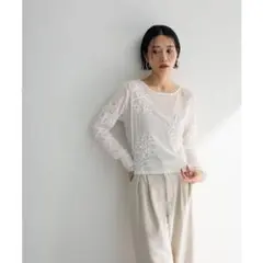 ELENCARE DUE シアー 刺繍 長袖 トップス ホワイトのサムネイル