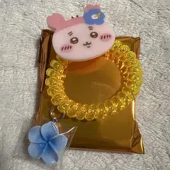 ちいかわ　コイルヘアゴム　シーサーのおみやげやさん　かに