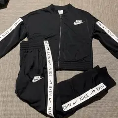 NIKE キッズジャージ　10〜12歳　上下セット