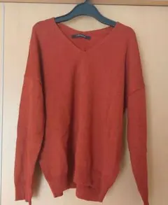 お値下げ！Lugnoncure エンジ Vネック 長袖 ニット