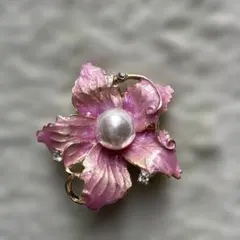 ピンク花形ブローチ パール風装飾　入園卒園　入学卒業