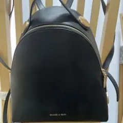 CHARLES & KEITH リュック ブラックのサムネイル