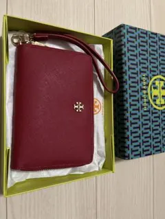 Tory Burch 赤 二つ折り財布　未使用