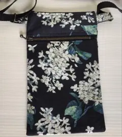 ハンドメイド品　リバティタナーローン　ショルダーバッグ　スマホポーチ　サコッシュのサムネイル