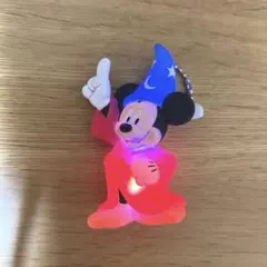 ファンタジアミッキー　キーホルダーバッジ付きライト