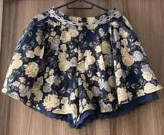 axes femme 薔薇柄キュロットゴブラン風