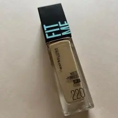 メイベリン フィットミーリキッドファンデーション R220