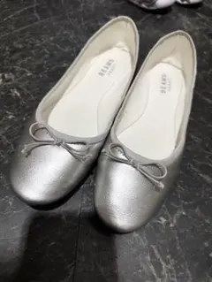 BEAMS HEART シルバー パンプス　バレエシューズ M