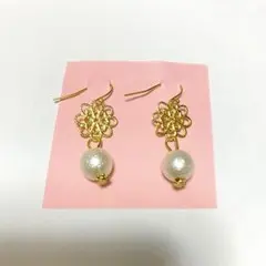No.38ハンドメイド　花　パール　ピアス　イヤリング　小ぶり　まとめ売り可能