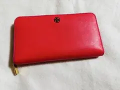 トリーバーチ　財布　長財布　ピンク　ファスナー　ロゴ