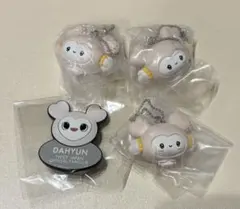 TWICE ダヒョン こぎみゅん サンリオ ガチャガチャ グッズ