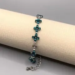 ディープグリーンとシルバーのブレスレット