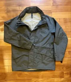 美品　ユニクロ　ダークグレー/カーキ フード付きナイロンジャケット