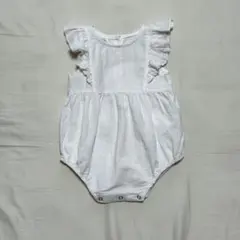 フリル付きホワイトロンパース サイズ80