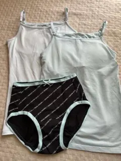 UNIQLO ユニクロ　ブラキャミソール　140