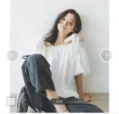 NATURAL BEAUTY BASIC オフショルリボンブラウス Sサイズのサムネイル