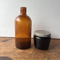 昭和レトロ　ガラス瓶　茶色　薬瓶　紫　サンスター　歯磨き瓶　ボトルディギング　蓋のサムネイル